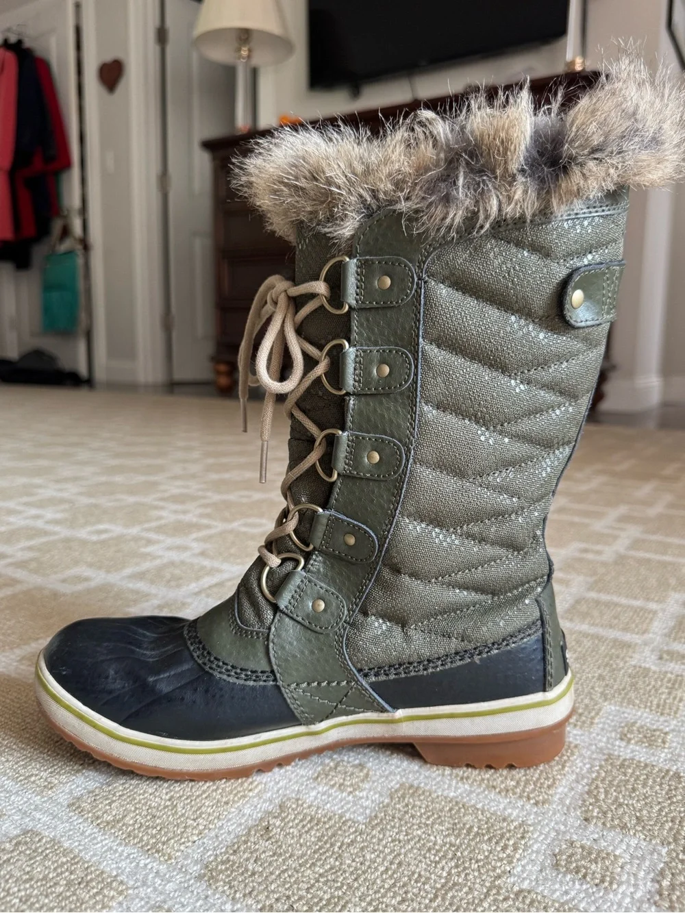 Sorel Tofino II Waterproof Faux Fur Snow Boots Olive Green Black Size 7.5